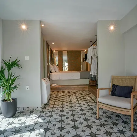 Отель Pafsilipon 5*
